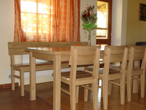 jídelní sestava - dub, stůl, lavice, 3x židle